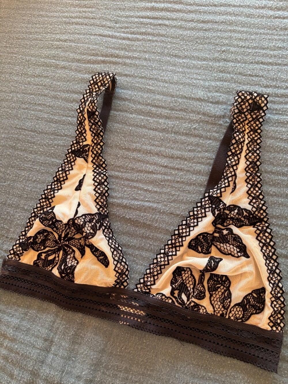 Free People Intimately Alia Dusty Rose & Wine, Black set Floral Lace Bralettes - Picture 8 of 11